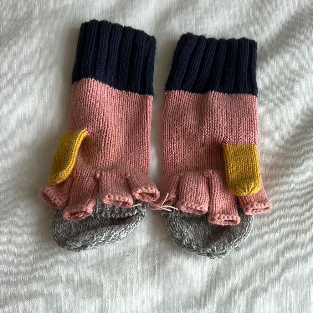 Hanna Andersson Pink and Gray Mittens with Lace Trim